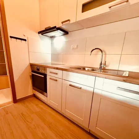 Zentrale Wohlfuehloase شقة